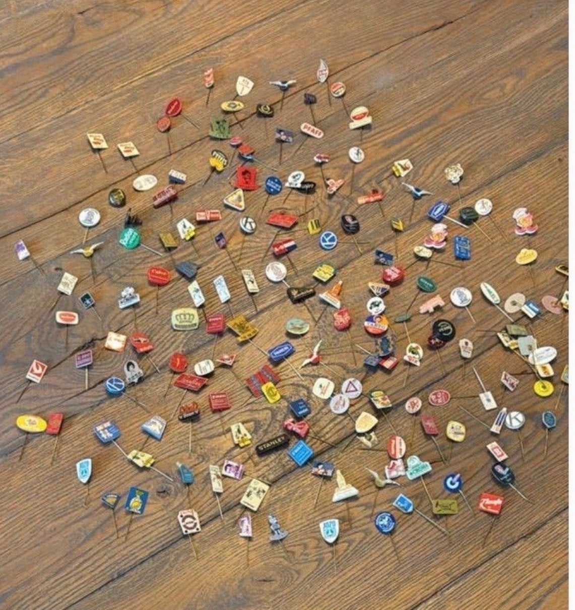 Verzameling Speldjes/Pins ca 130 st. Div Onderwerpen, bieden, Ophalen of Verzenden, Gebruikt, Overige onderwerpen