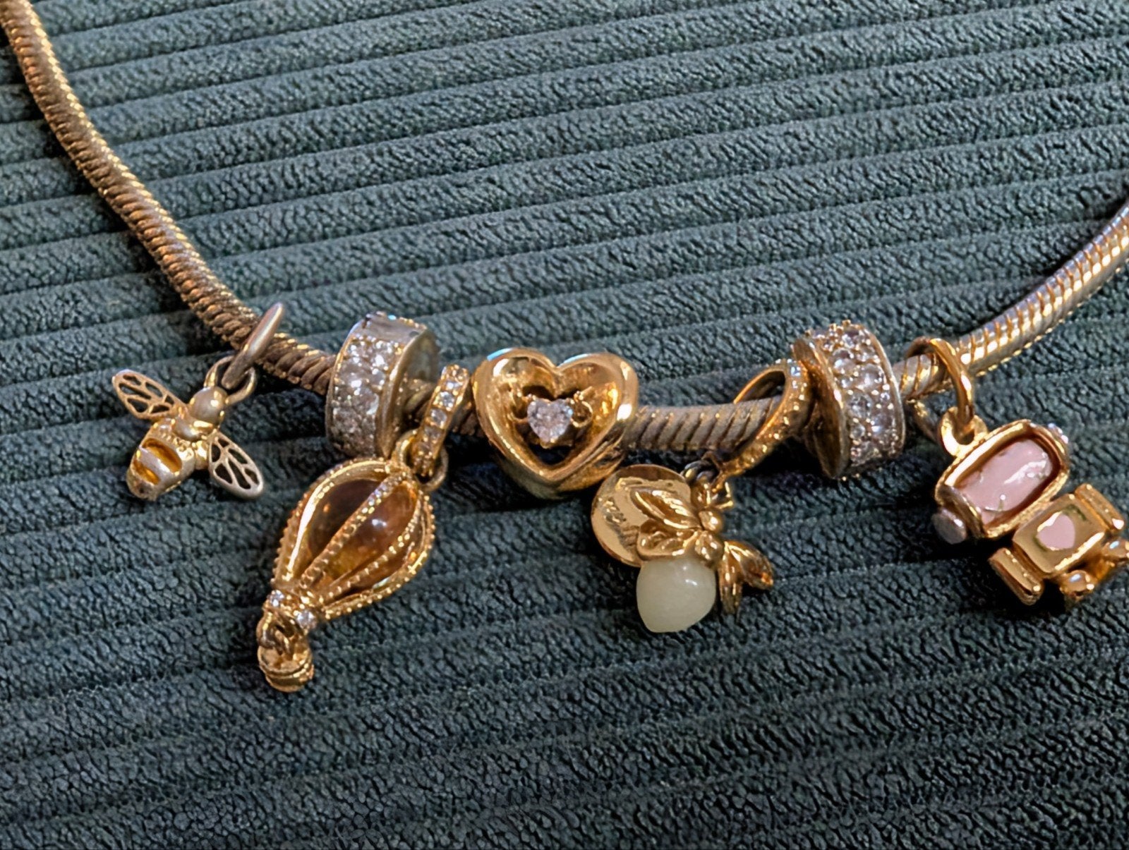 Pandora vergulde zilveren armband met bedels, Sieraden, Tassen en Uiterlijk, Gebruikt, Goud, Zilver, Met bedels of kralen