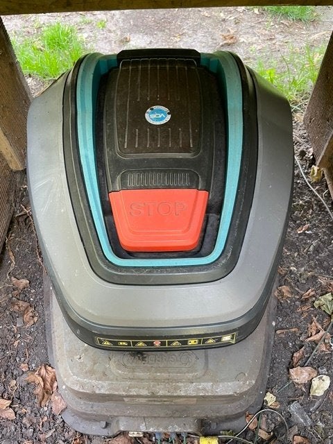 Robotmaaier Gardena R40li met oplaadstation (storing ), Ophalen, Gebruikt, Minder dan 20 cm, Gardena