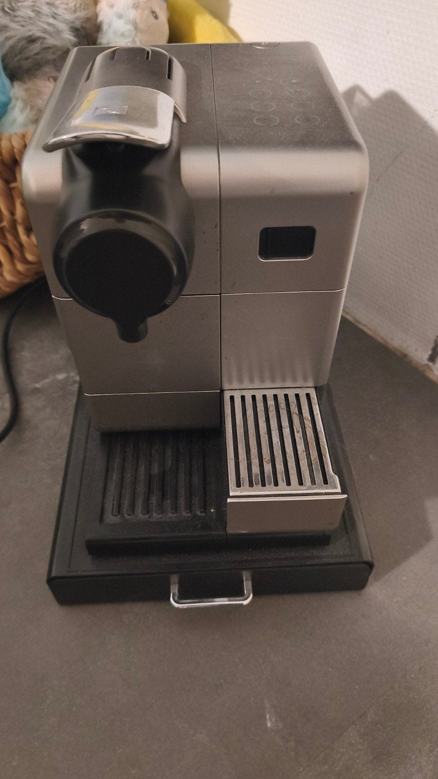 Nespresso delonghi met melkkan, Ophalen of Verzenden, Koffiemachine