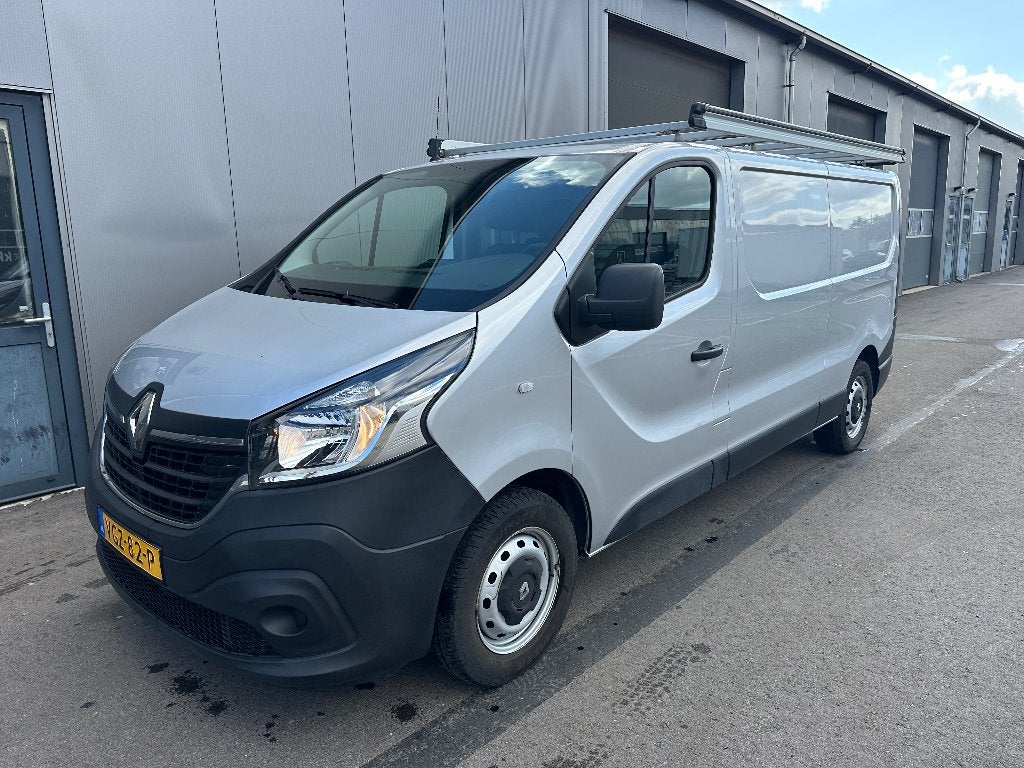 Renault Trafic GB 2.0 Energy dCi 120pk L2h1 T30 2020 Grijs, Auto's, Bestelauto's, Voorwielaandrijving, Stof, Renault, Particulier