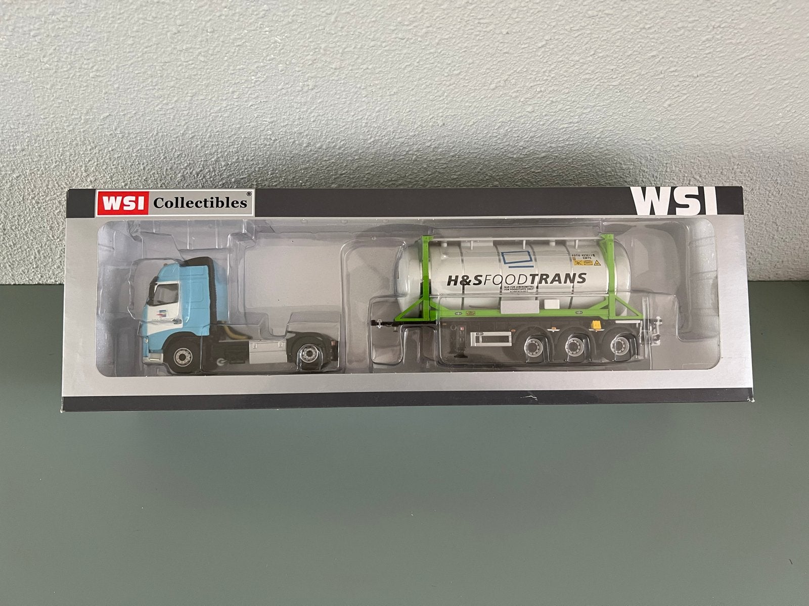 WSI Collectibles H&S Food Trans Volvo FH4, Hobby en Vrije tijd, Ophalen of Verzenden, Zo goed als nieuw, Bus of Vrachtwagen