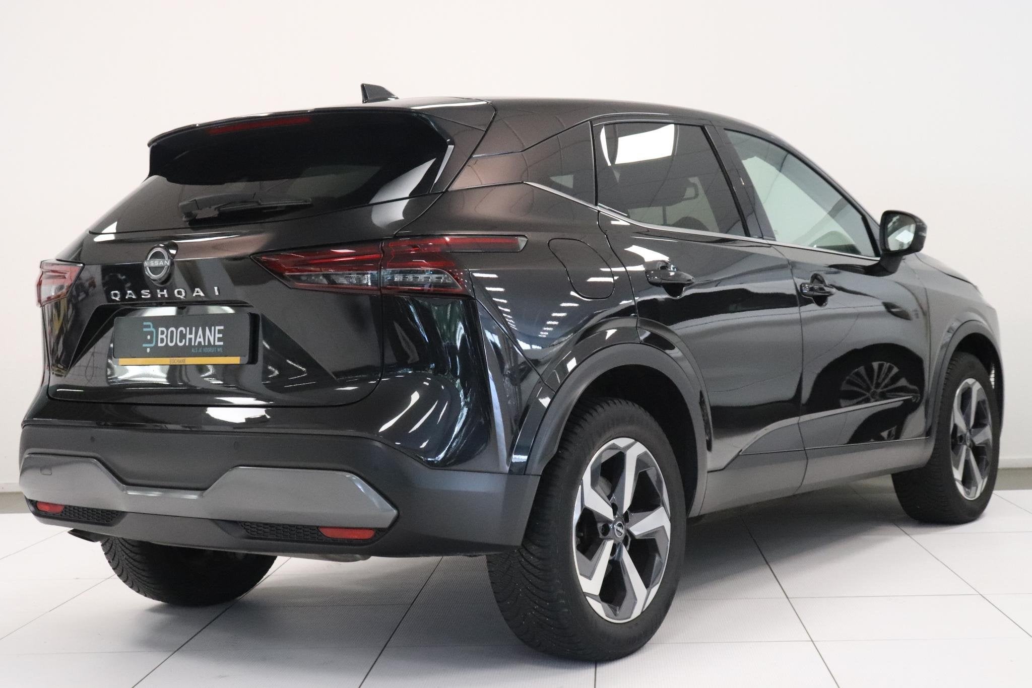 Nissan Qashqai 1.3 MHEV Xtronic N-Connecta | Cold Pack | 360, Auto's, Stof, Met garantie (alle), Zwart, Bedrijf