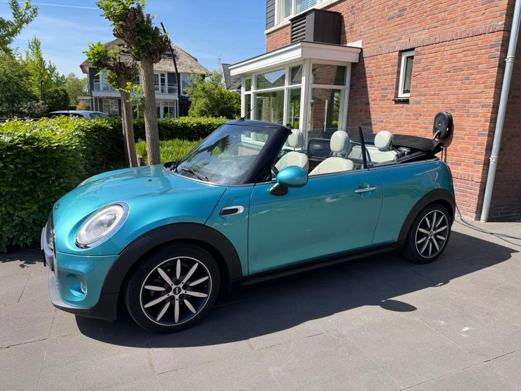 Mini Cabrio 1.5 136pk 2016 Groen, Auto's, Mini, Voorwielaandrijving, 136 pk, Cabriolet, 4 stoelen