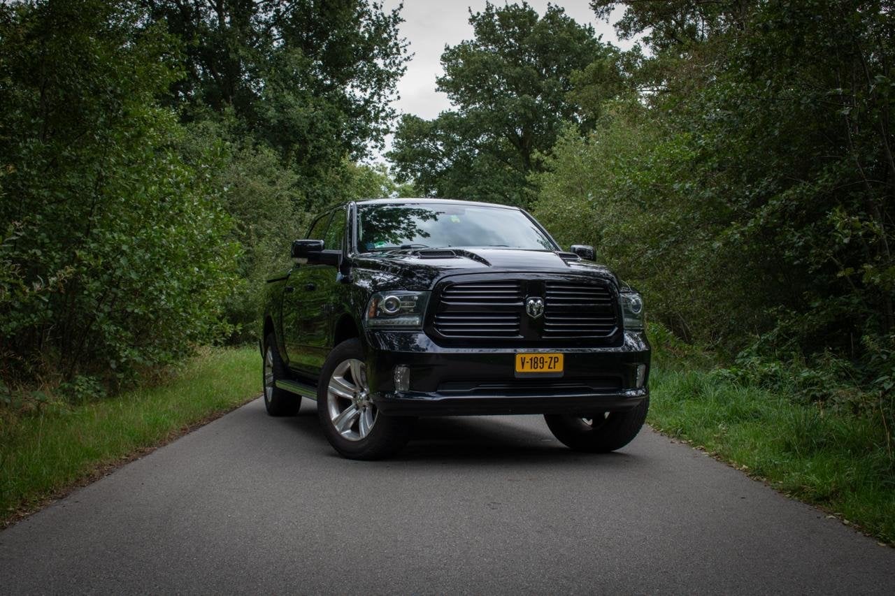 Dodge Ram 1500 5.7 HEMI Crewcab 2013 Sport, Auto's, 450 kg, 8 cilinders, Zwart, Leder