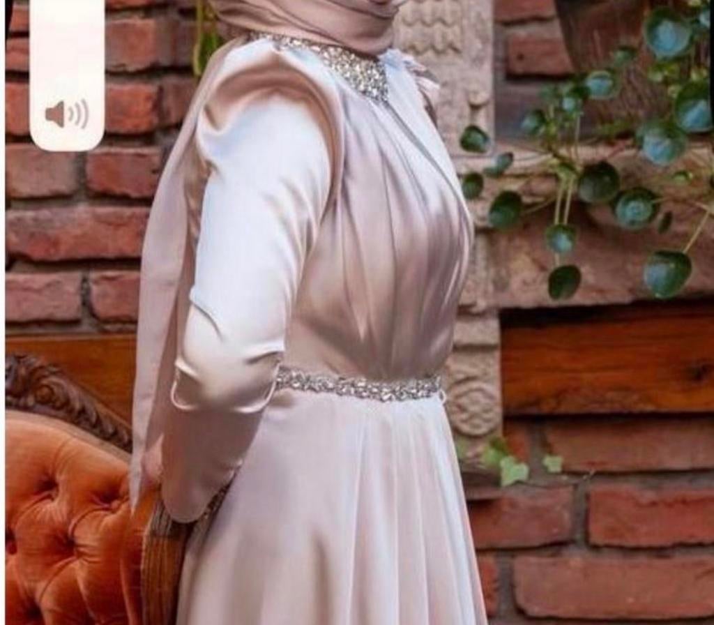 Beige galajurk/ abiye maat 40 met sjaal, Maat 38/40 (M), Galajurk, Beige, Ophalen of Verzenden