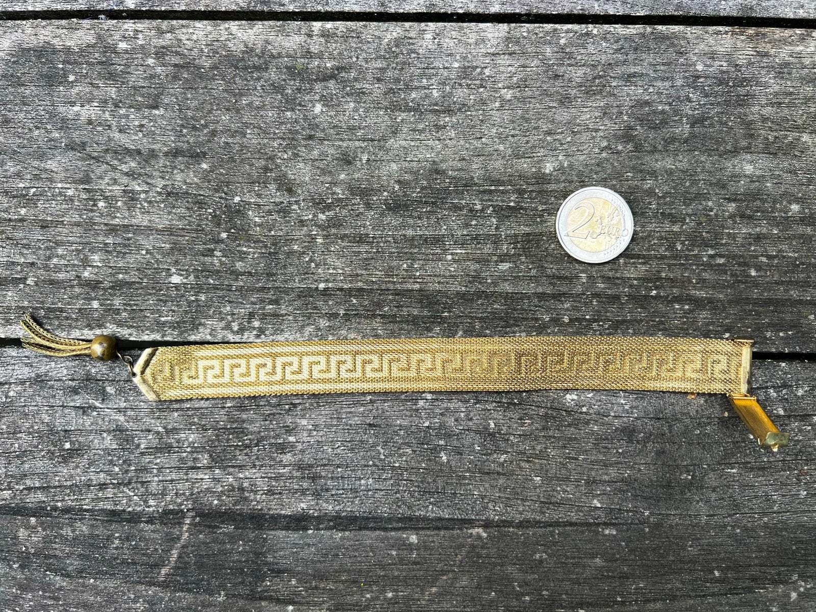Vintage Goudkleurige Mesh / Tapijt Armband met Kwastje, Ophalen of Verzenden, Gebruikt, Goud, Overige materialen