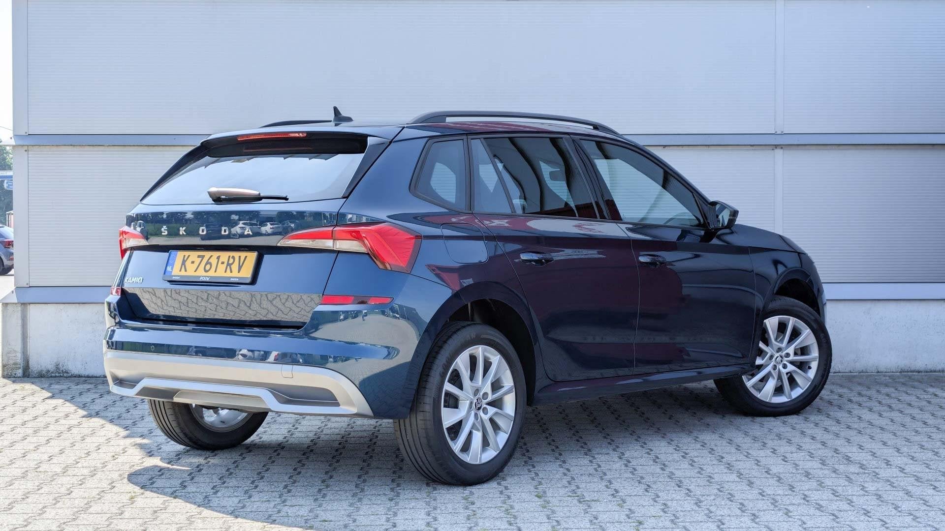 Skoda Kamiq 1.0 TSI 110pk Sport Business | Trekhaak | Smart, Auto's, Skoda, 12 maanden, Gebruikt, Blauw, 49 €/maand
