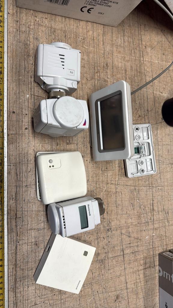 Thermostaat honeywell, Thermostaat, Gebruikt, Minder dan 30 cm, Minder dan 60 cm