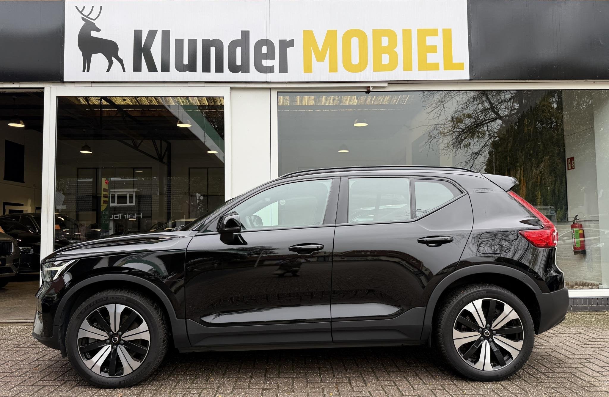 Volvo XC40 Recharge Core 69 kWh |Warmtepomp|Stuurverw.|Camer, Auto's, Dealer onderhouden, Stof, Gebruikt, Lane Keeping Assist