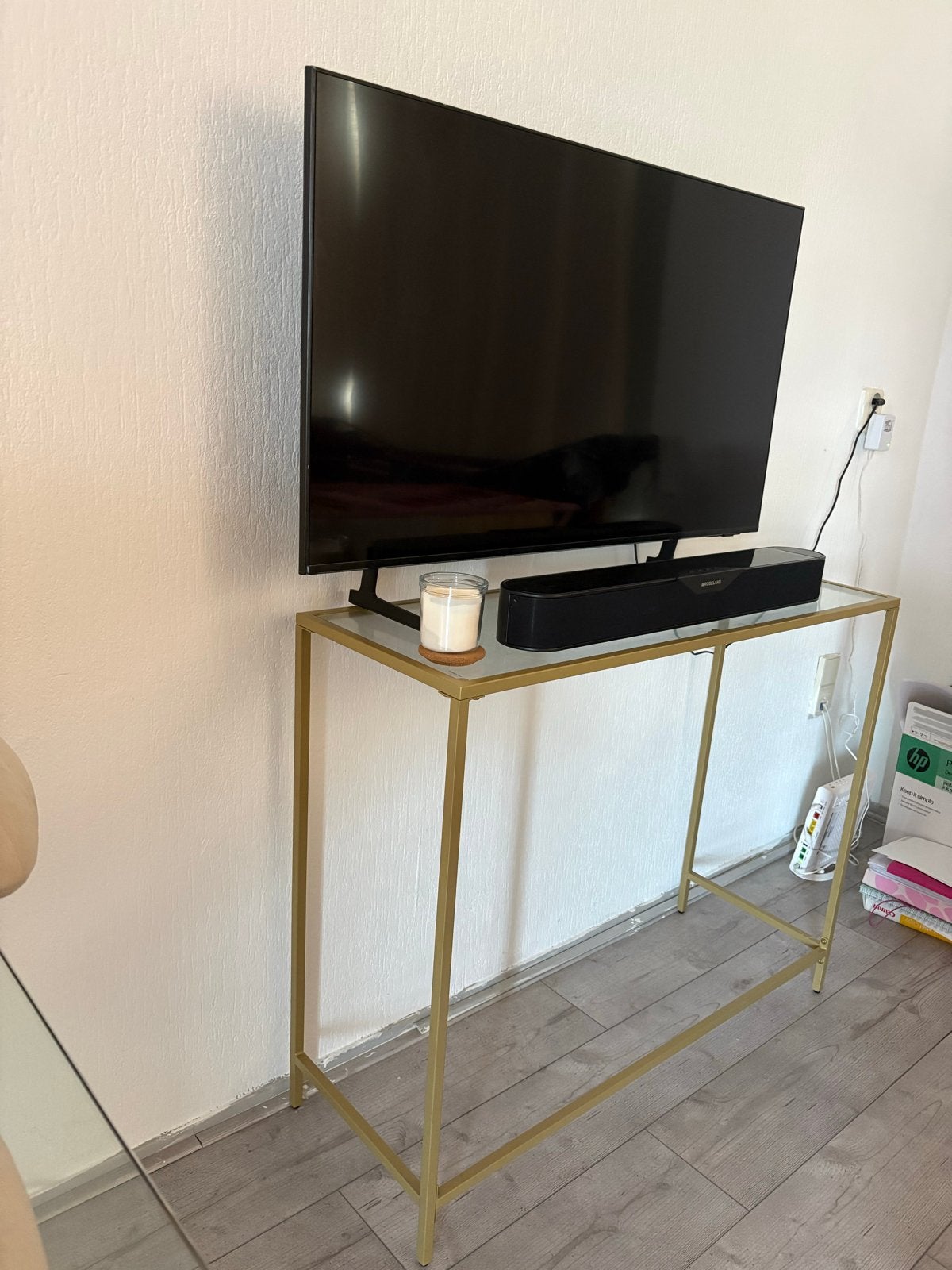 Gouden console tafel met glazen blad, Ophalen, Gebruikt, 25 tot 50 cm, Metaal