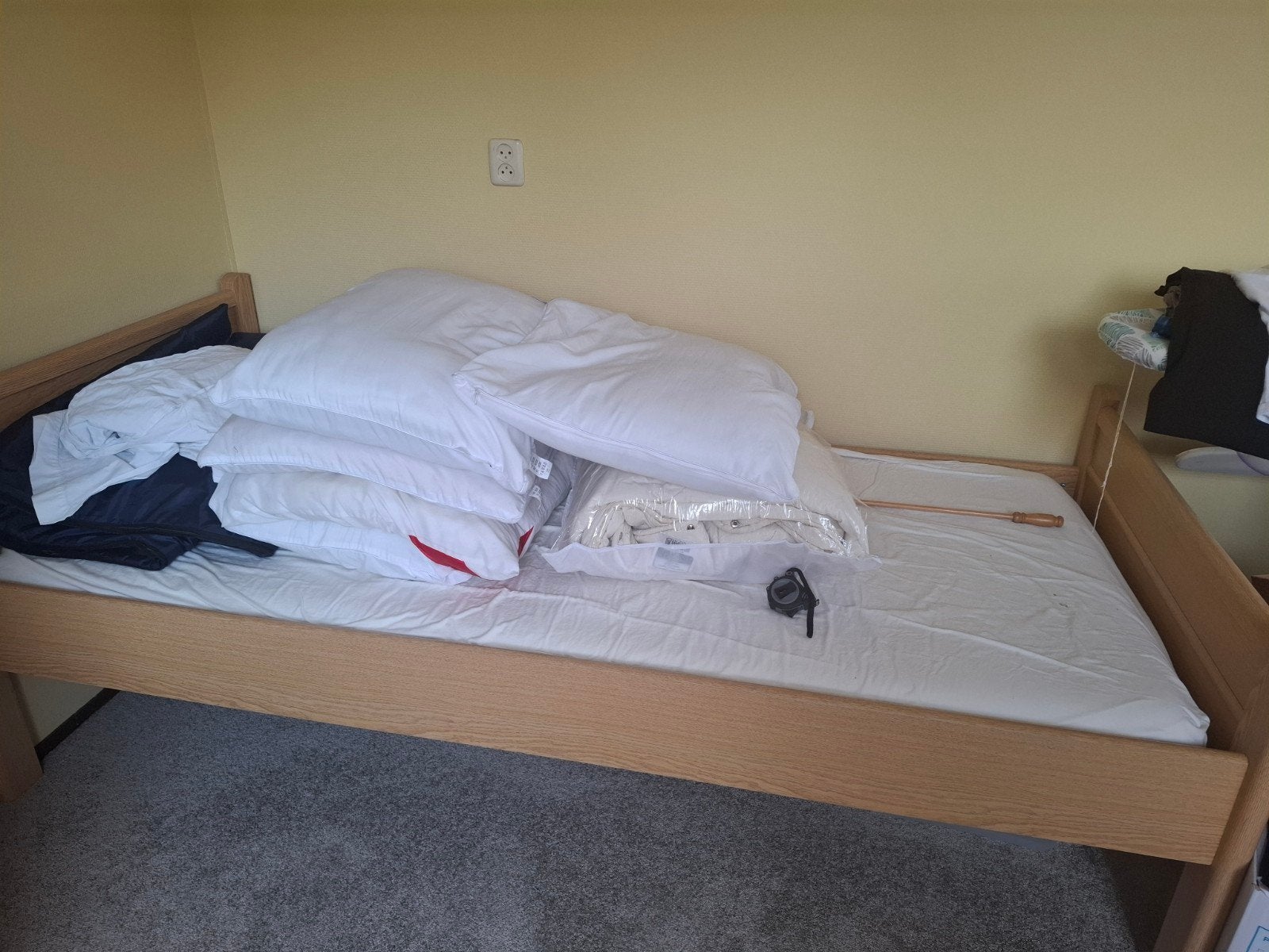 Gratis op te halen  grenen bed 90 cm, Ophalen