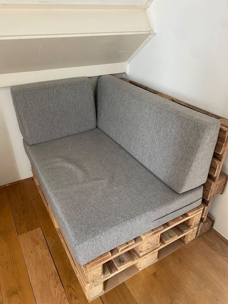 pallet bankje met kussens, Ophalen, Palletkussen, Zo goed als nieuw, Grijs