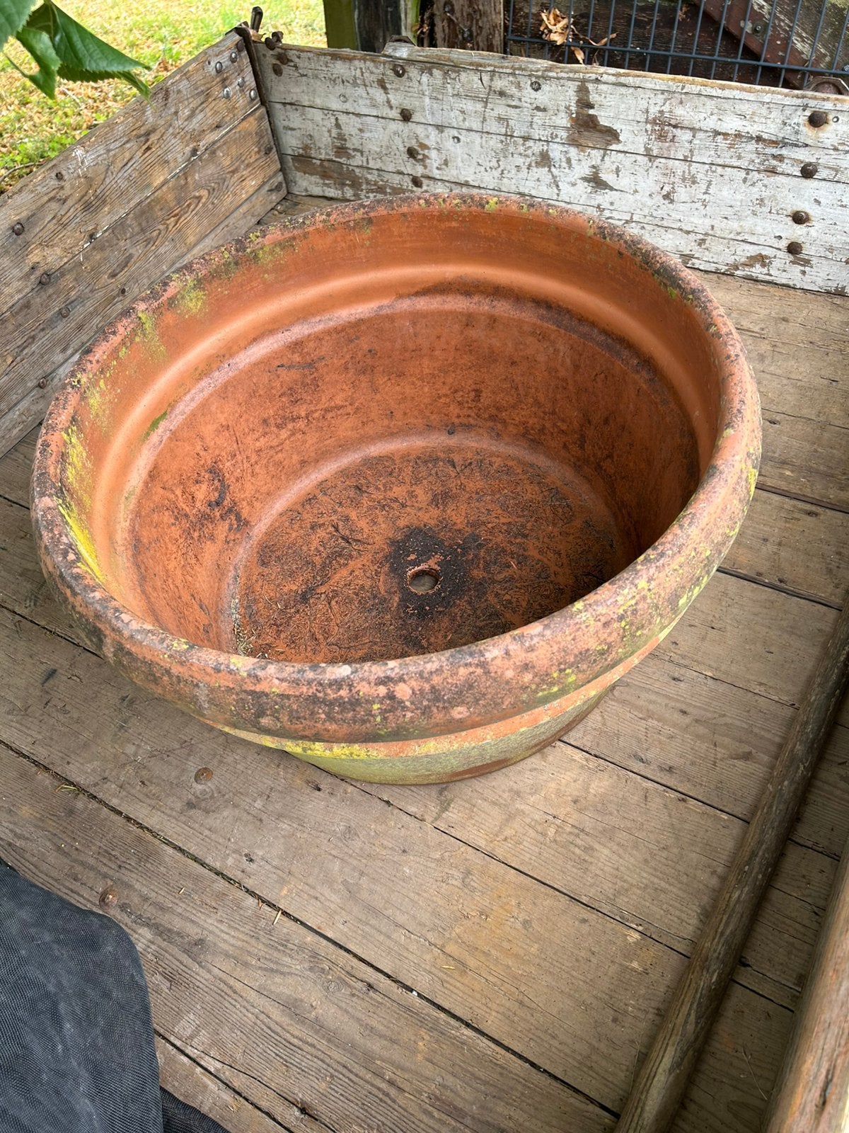 Terracotta bloempot 65 cm doorsnee ,34cm diep, Tuin en Terras, Bloembakken en Plantenbakken, Ophalen, Steen, Rond, Zo goed als nieuw