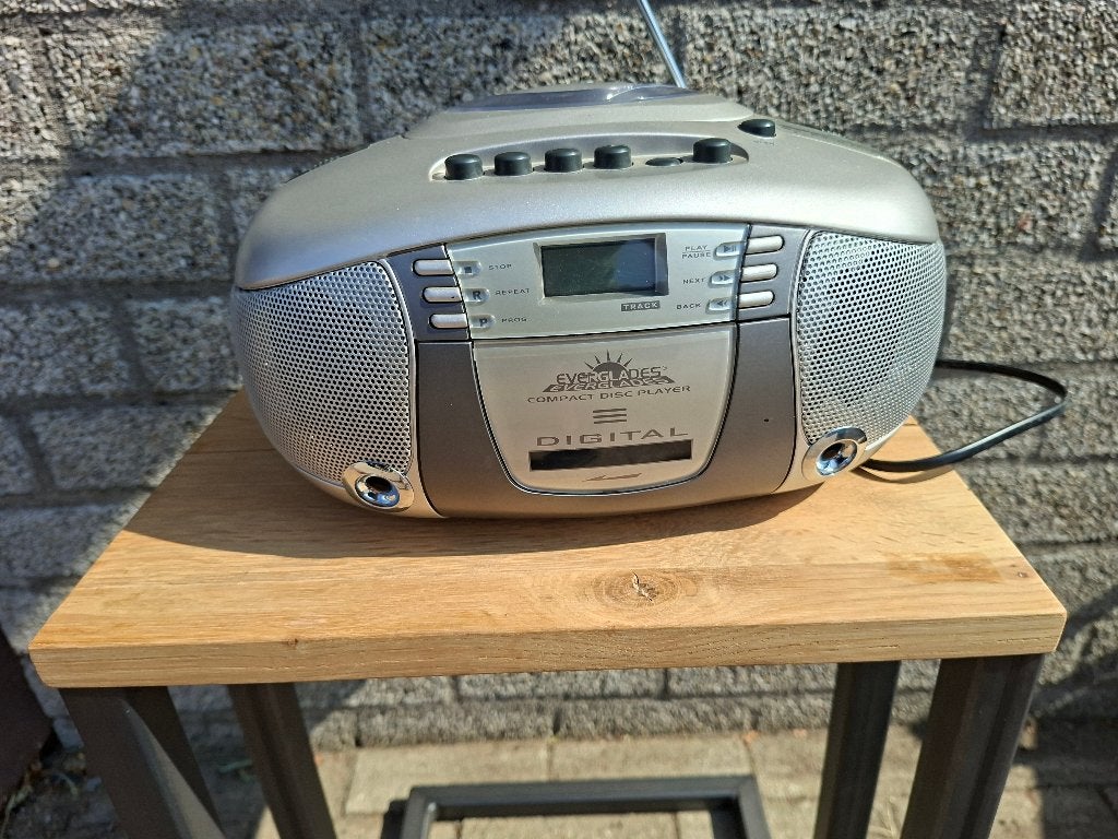 goede radio met cd en cassettedeck everglades, Ophalen of Verzenden, Gebruikt