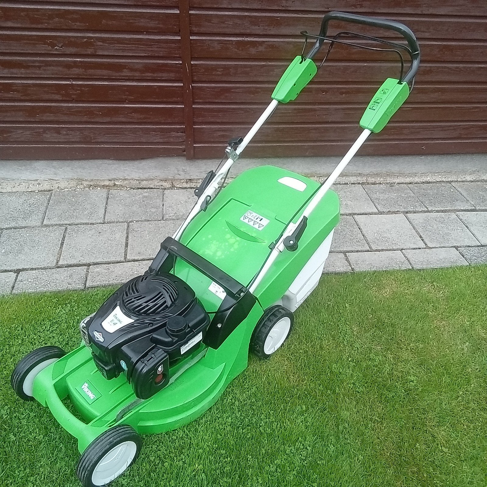 VIKING/STIHL GRASMAAIER ZELFRIJDEND BENZINE MAAIER, Ophalen, Cirkelmaaier, Opvangbak, Benzine-grasmaaier