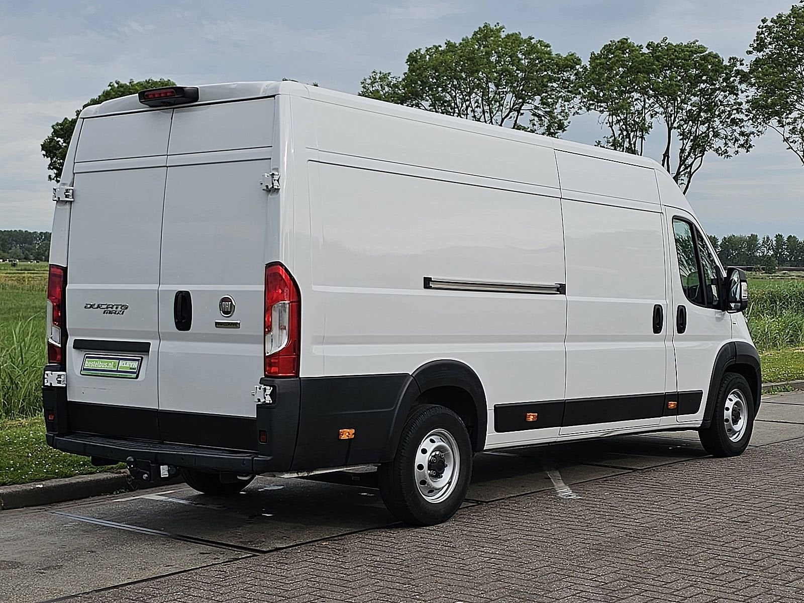 FIAT DUCATO 2.2 l4h2 navi ac euro6!, Auto's, Voorwielaandrijving, Gebruikt, Euro 6, 3000 kg