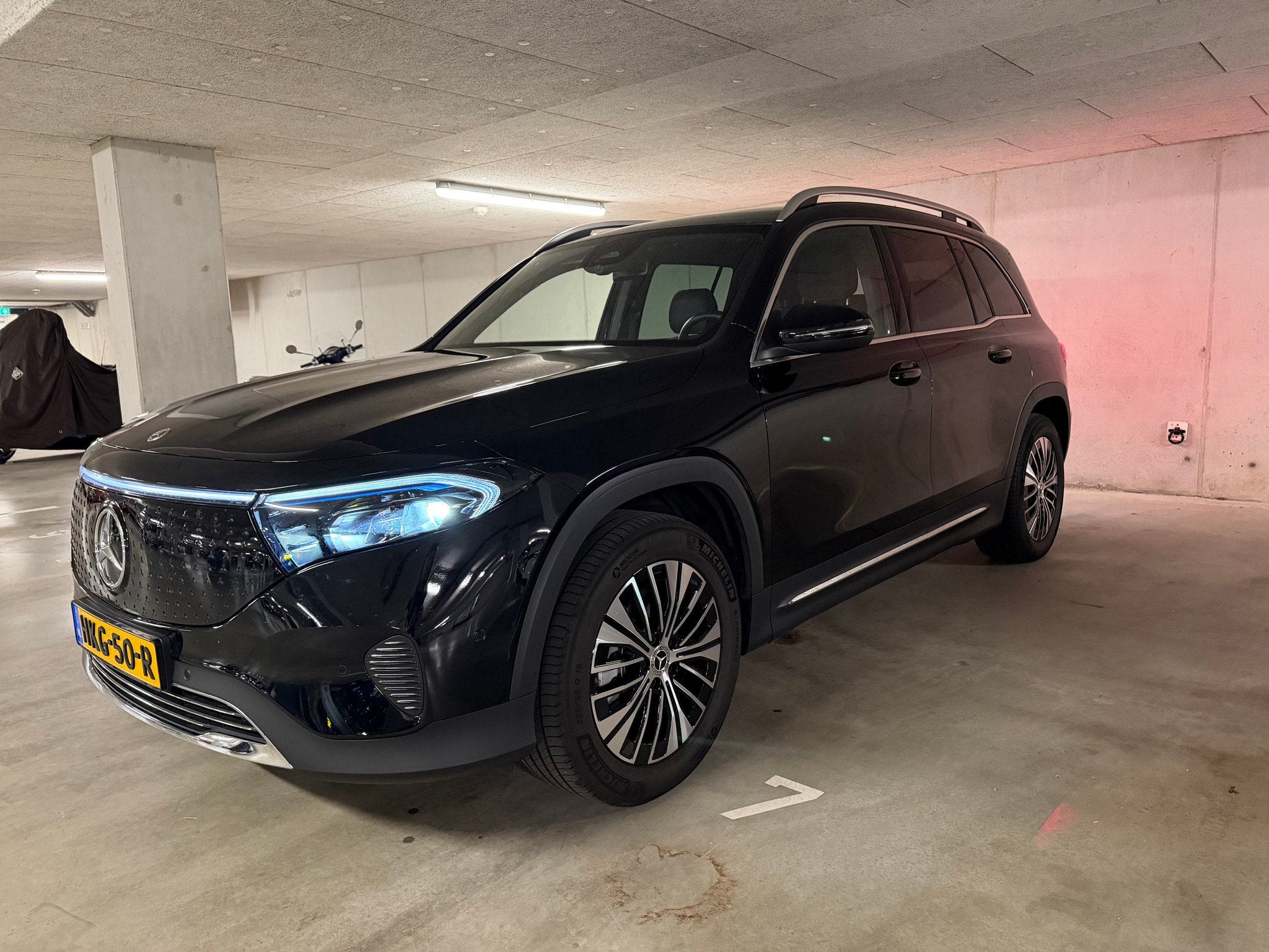 Mercedes-Benz EQB, EQB, 190 pk, Zwart, SUV of Terreinwagen