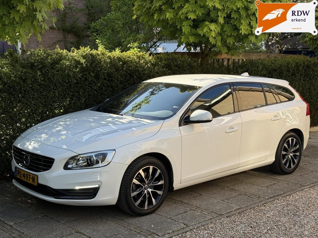 Volvo V60 1.5 T3 Polar+ l 2e eigenaar l Xenon l Stoel verw, Auto's, 4 cilinders, Wit, 152 pk, Automatische klimaatregeling