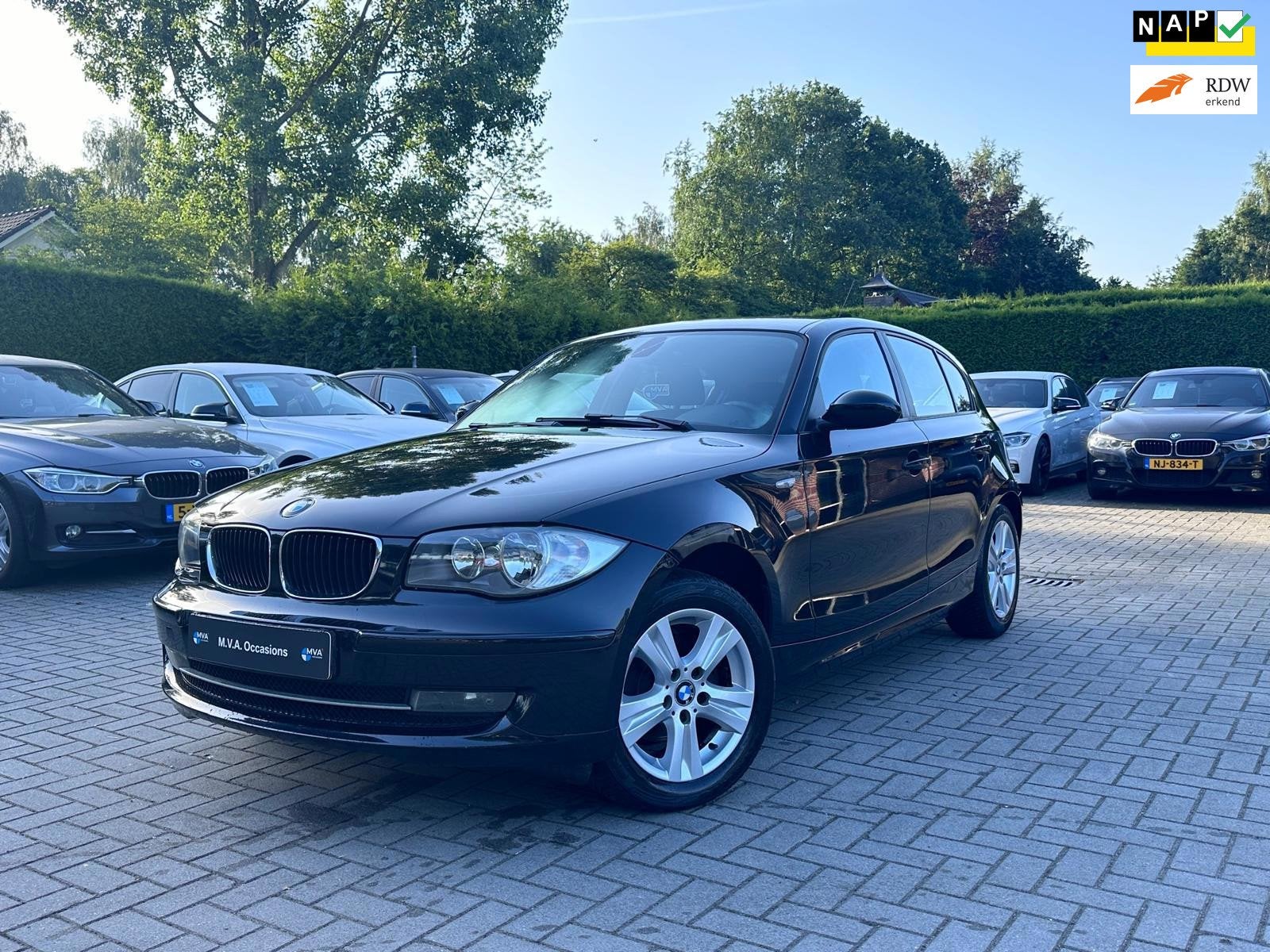 BMW 1-serie 116i Business Line|Nieuwe Ketting + Klepseals|Ai, Auto's, 1596 cc, Gebruikt, Zwart, 635 kg