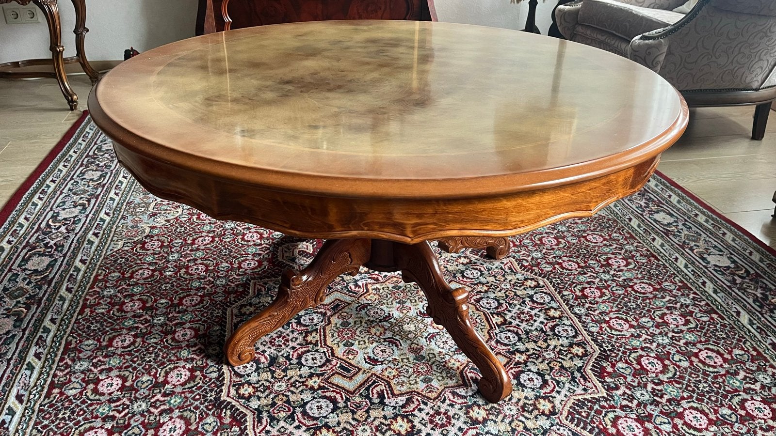 Moet nu weg! Antieke ronde salontafel met sierlijke poten, Antiek en Kunst, Ophalen