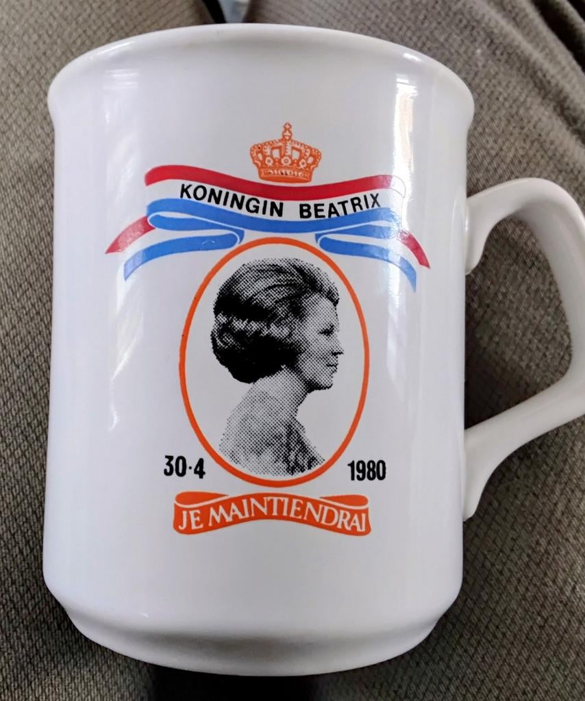 Mok Inhuldiging Koningin Beatrix 1980, Ophalen of Verzenden, Gebruikt, Nederland, Servies