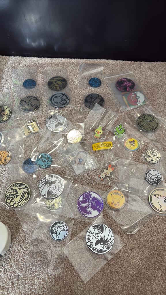 Diverse pokemon munten/badges, Hobby en Vrije tijd, Ophalen of Verzenden, Overige typen