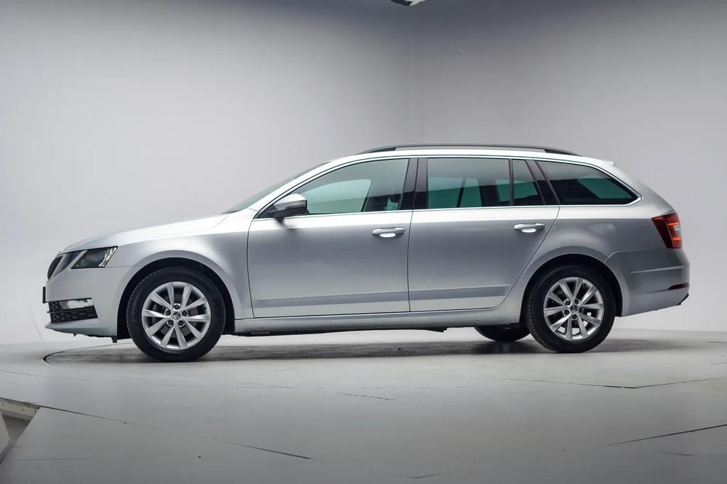 Skoda Octavia 1.0 TSI Greentech Business Edition [ Navi Half, Auto's, Skoda, Gebruikt, 116 pk, Lichtsensor, 3 cilinders