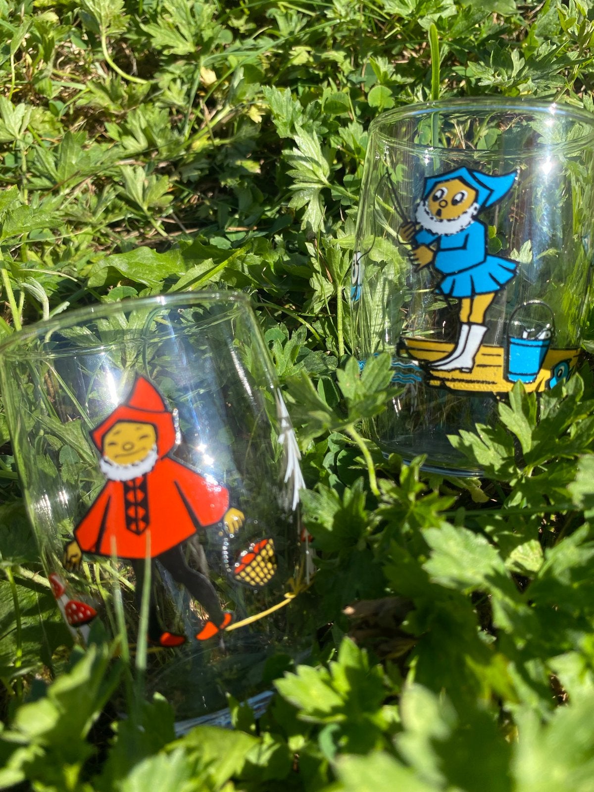 Set van 2 vintage kabouterglazen - rood en blauw, Ophalen of Verzenden