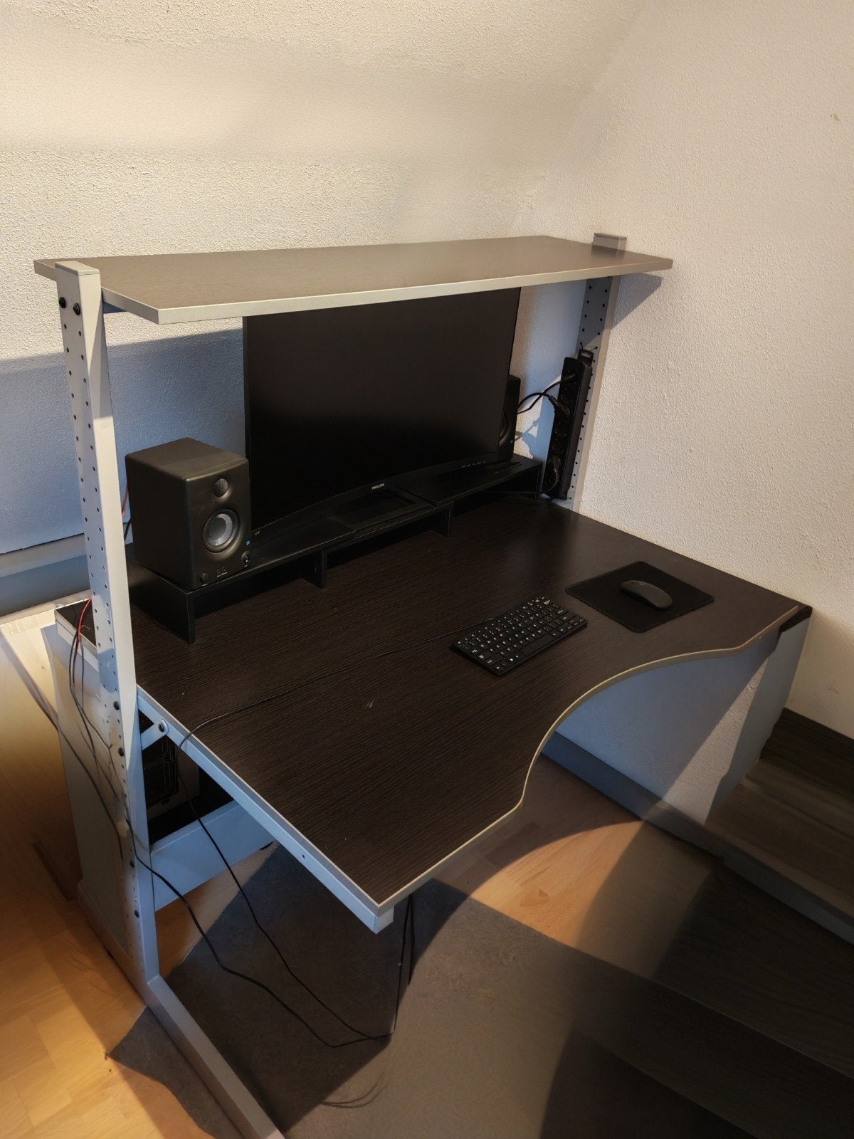 IKEA Jerker verstelbaar bureau bruin/zwart, Ophalen, Gebruikt, In hoogte verstelbaar, Metaal