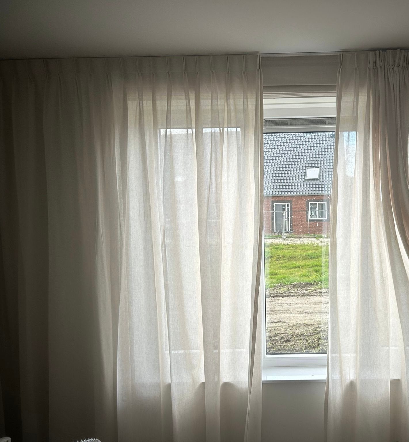 Kwantum gordijnen inbetween 2x 1,65x262,5 (nieuw), Ophalen, Kwantum, Loodveter, Beige