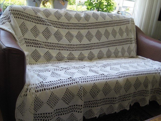 BROCANTE .GROOT WIT KATOENEN GEHAAKT KLEED /SPREI, Antiek en Kunst, Curiosa en Brocante, Ophalen of Verzenden