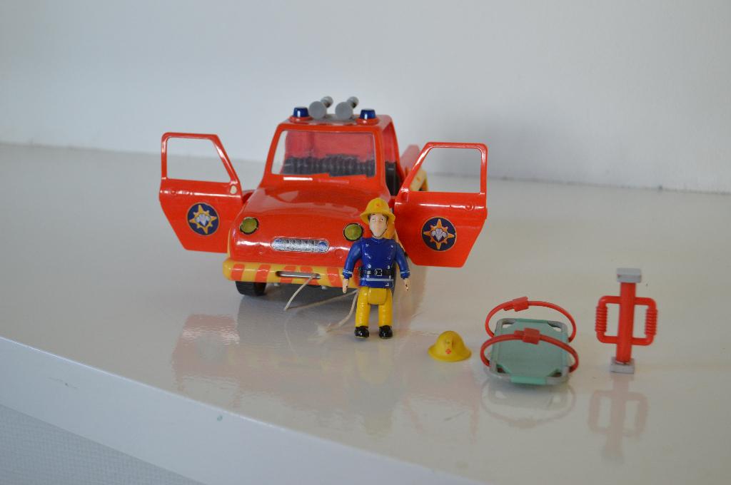 Brandweerman Sam Venus auto met 1 poppetje., Ophalen of Verzenden, Gebruikt