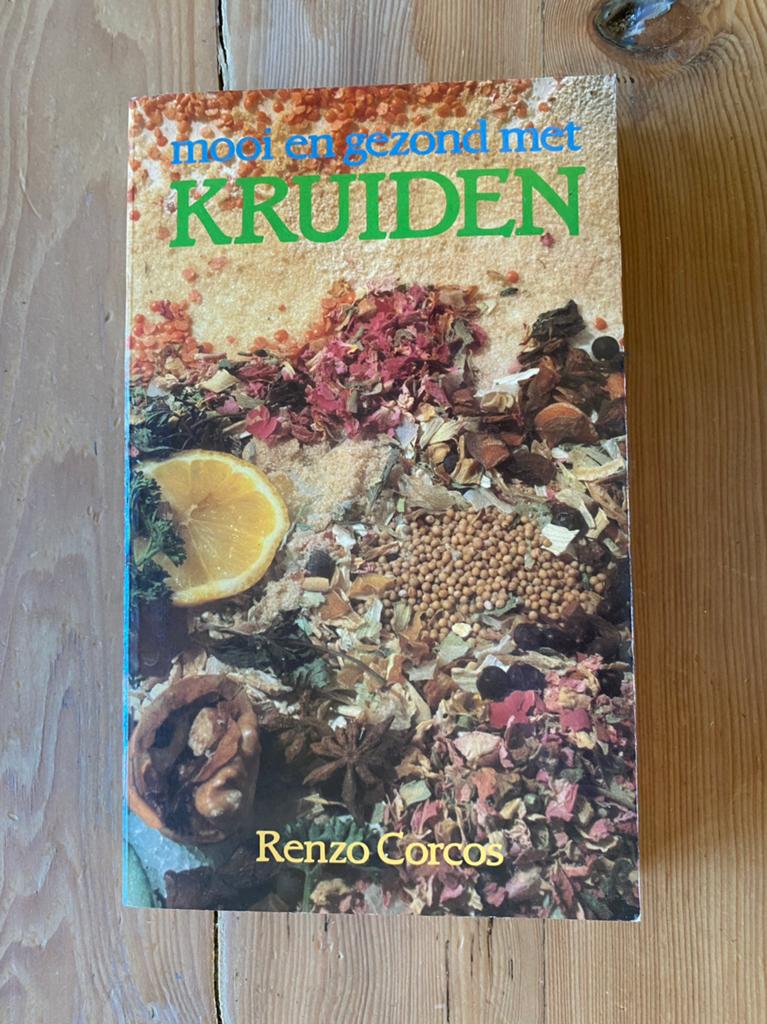 Mooi en gezond met kruiden - Renzo Corcos, Ophalen of Verzenden, Gelezen, Kruiden en Alternatief