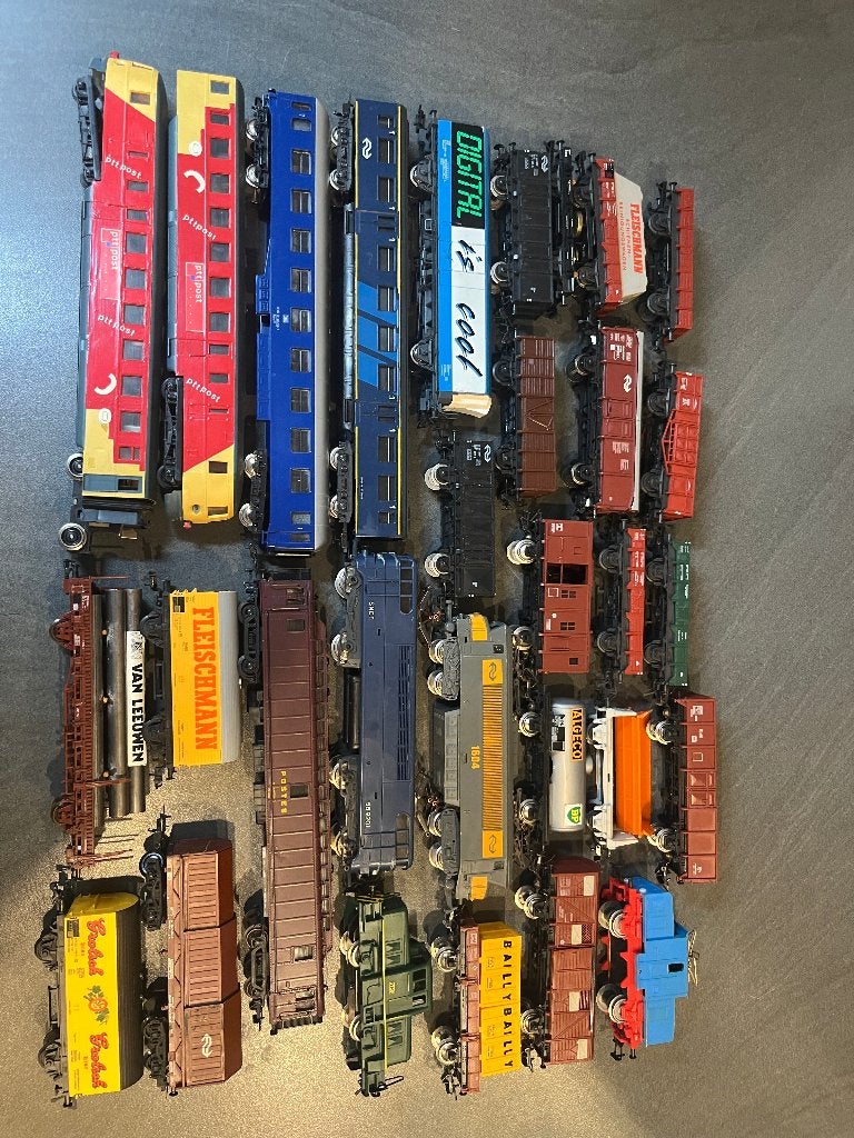 kavel h0 wagons en trein lima joueff piko roco fleischmann, Overige merken, Gelijkstroom, Ophalen of Verzenden, Analoog