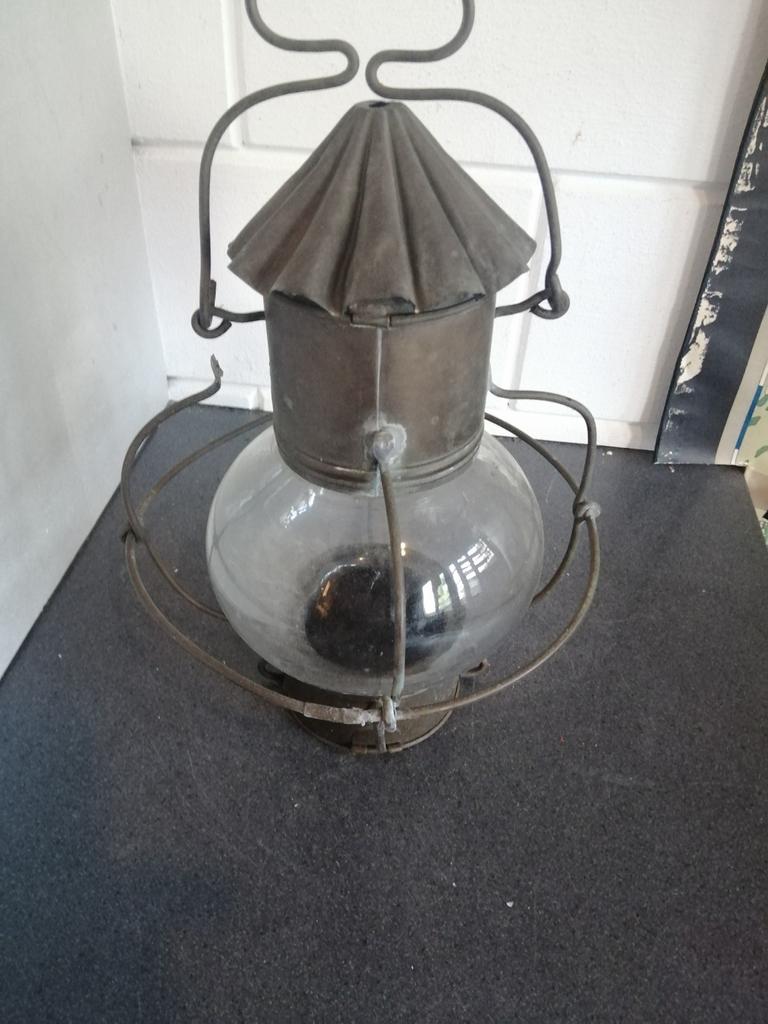 ZEER OUDE SCHEEPS LAMP 40 CM HOOGTE VINTAGE STAAT., Verzamelen, Scheepvaart, Gebruikt, Gebruiksvoorwerp, Motorboot of Zeilboot