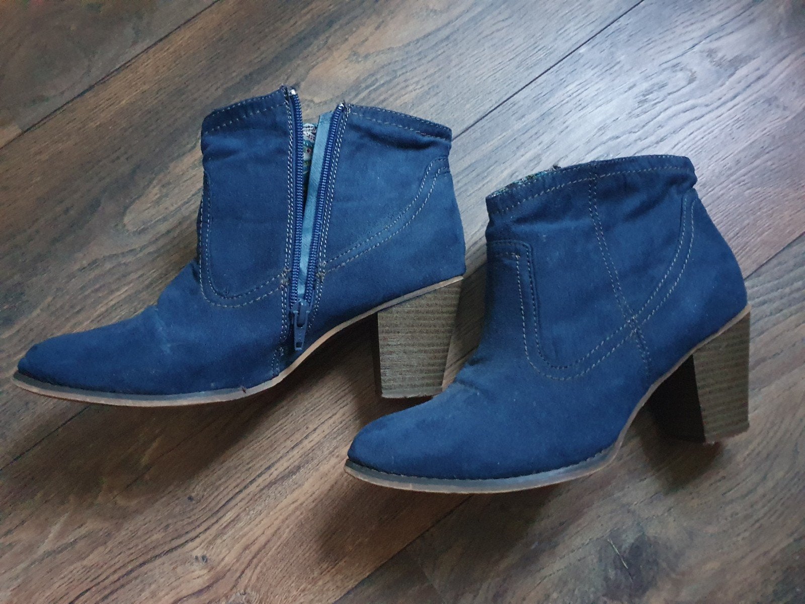 Blauwe enkellaarsjes met hak, Blauw, Lage of Enkellaarzen, Ophalen of Verzenden, Onbekend