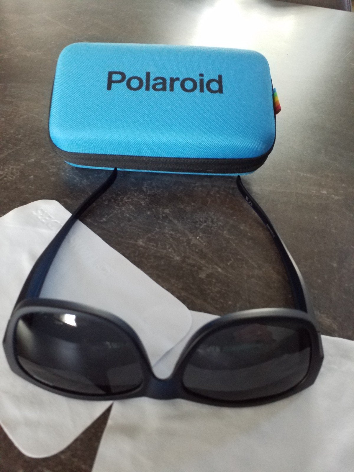 Polaroid Gepolariseerde Overzetzonnebril - Nieuw, Sieraden, Tassen en Uiterlijk, Overige merken, Zonnebril, Zwart, Nieuw