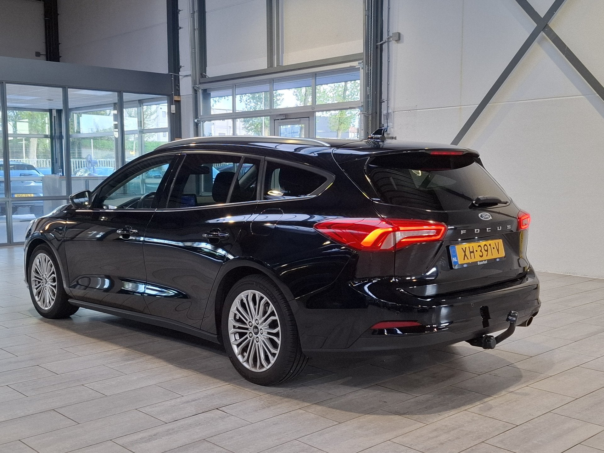 Ford FOCUS Wagon EcoBoost 125 pk Titanium | Trekhaak | 17" |, Dealer onderhouden, Gebruikt, Met garantie (alle), 1283 kg