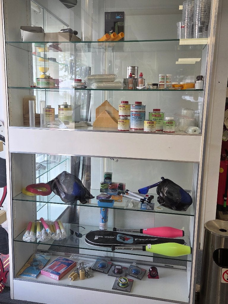 Vitrine kast, Ophalen, 100 tot 150 cm, 200 cm of meer, Overige houtsoorten