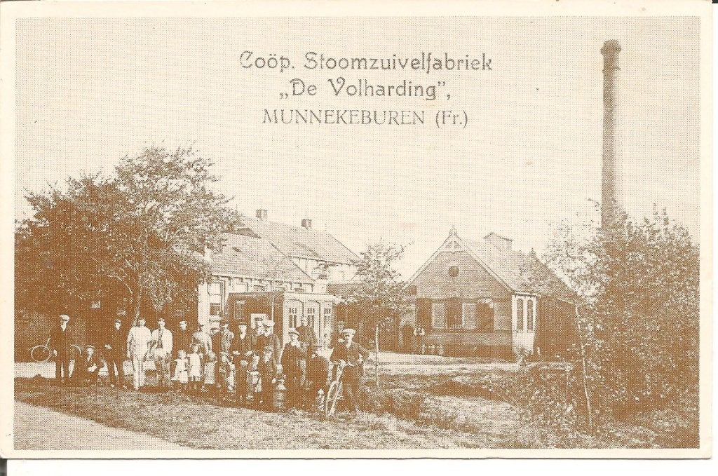 Oude ansichtkaart Coöp. Stoomzuivelfabriek Munnekeburen, Ophalen of Verzenden, 1960 tot 1980, Ongelopen, Friesland
