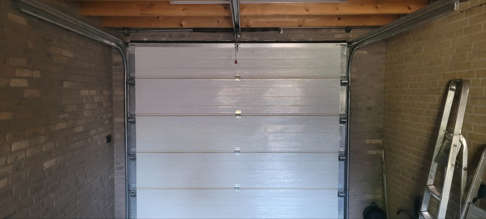 Electrische garagedeur te koop, Doe-het-zelf en Verbouw, Ophalen, Kunststof, Gebruikt, Garagedeur