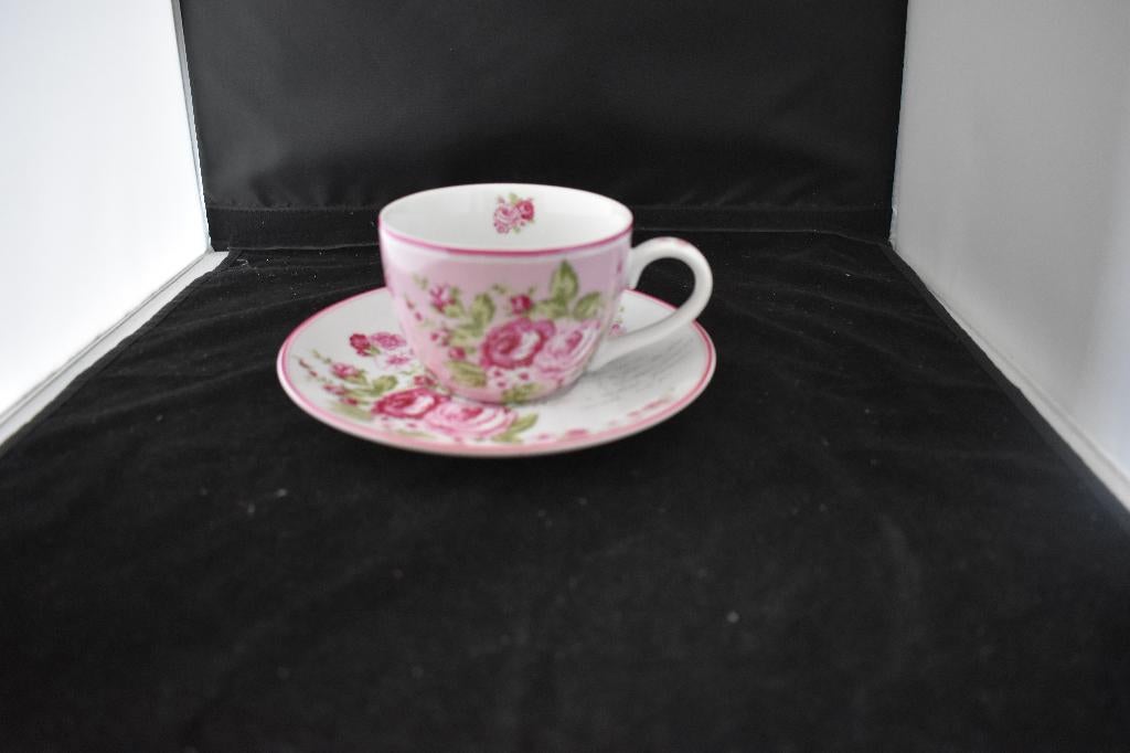 Kop en schotels Le Rosier Rose servies, Info@detagrijn.com, Nieuw, Ophalen of Verzenden, Overige stijlen