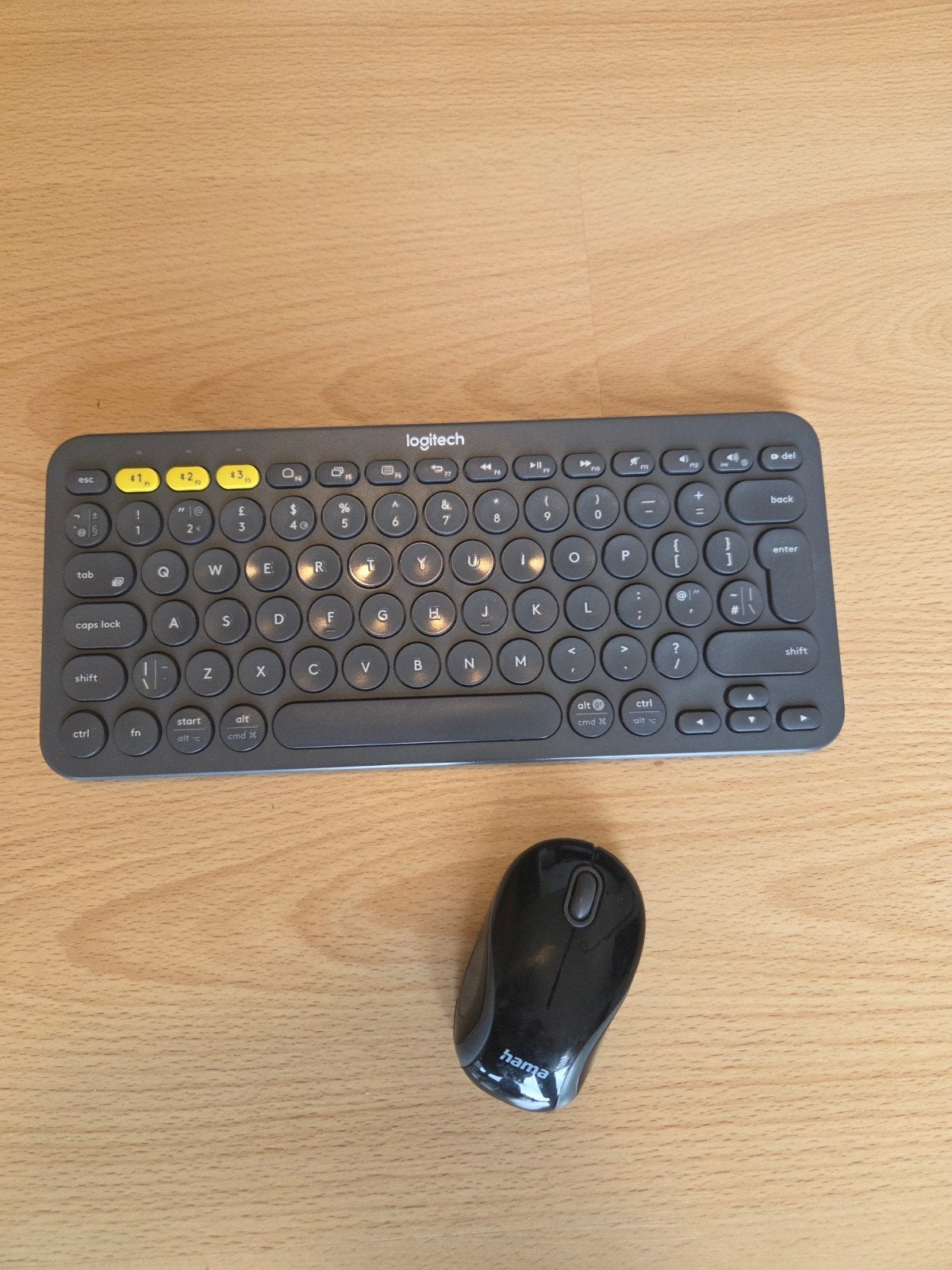 Logitech draadloos toetsenbord met Hama muis, Computers en Software, Toetsenborden, Gebruikt, Logitech, Ophalen of Verzenden, Draadloos