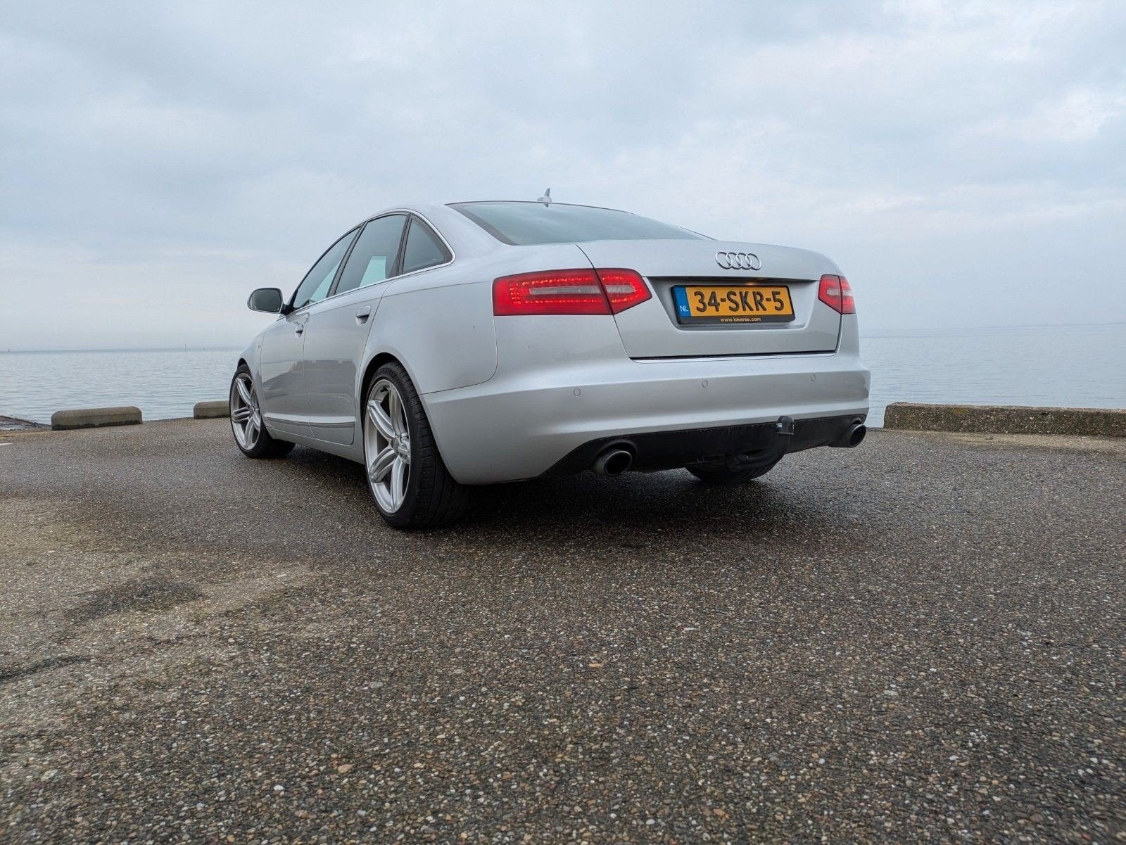 Audi A6 2.0 Tfsi 125KW AUT 2011 Grijs, Auto's, Audi, Zwart, 4 cilinders, 1984 cc, Leder en Stof