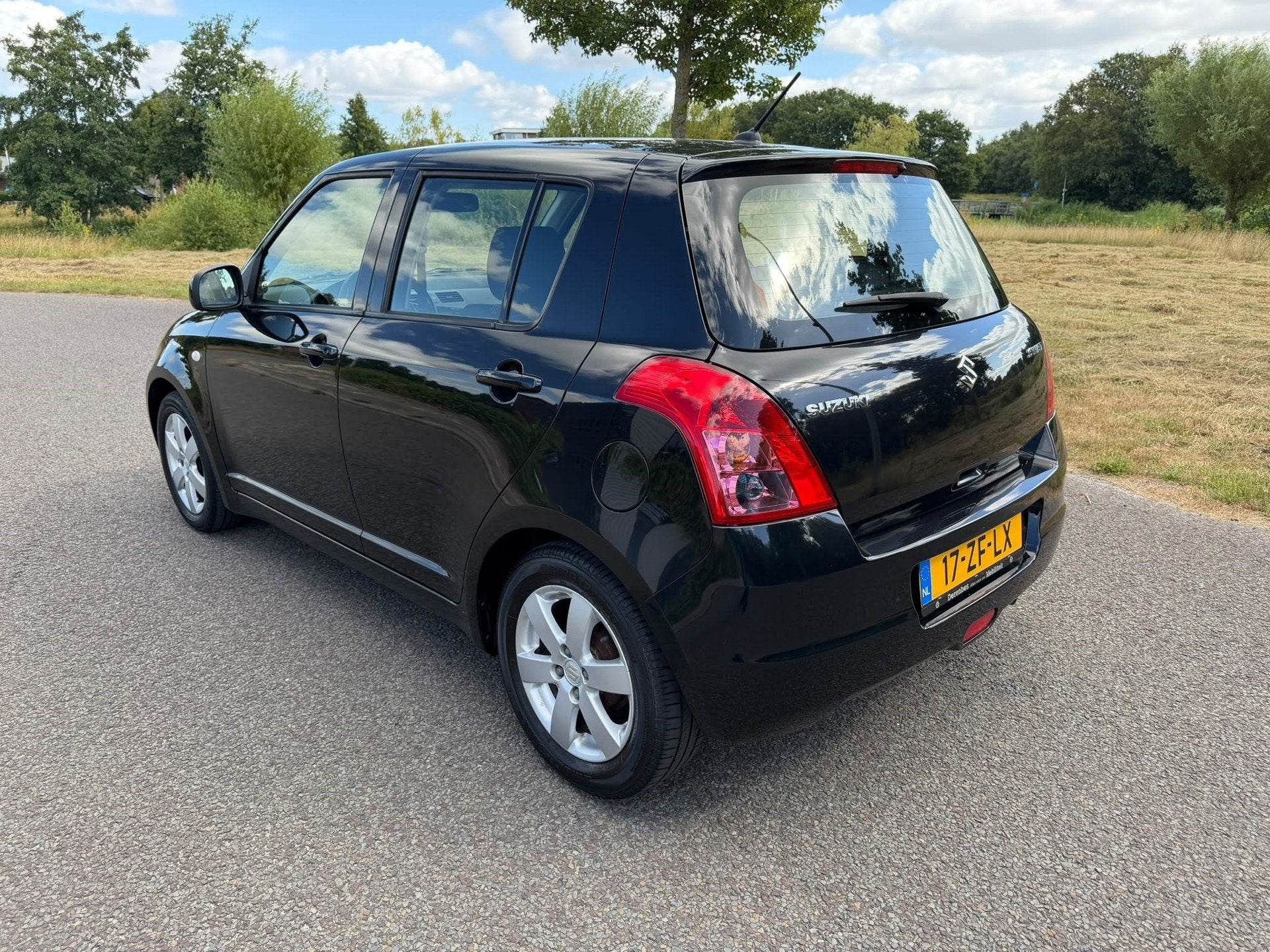 Suzuki Swift 1.3 Shogun | 1e Eigenaar | NAP! | Airco | 5-Drs, Auto's, Suzuki, Voorwielaandrijving, Stof, Zwart, 400 kg