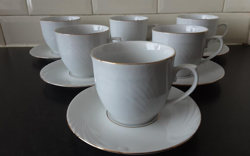 ROYAL EXCLUSIV PORZELLAN kopjes met schoteltjes 6 stukstjes, Ophalen of Verzenden, Zo goed als nieuw, Porselein, Kop en/of schotel