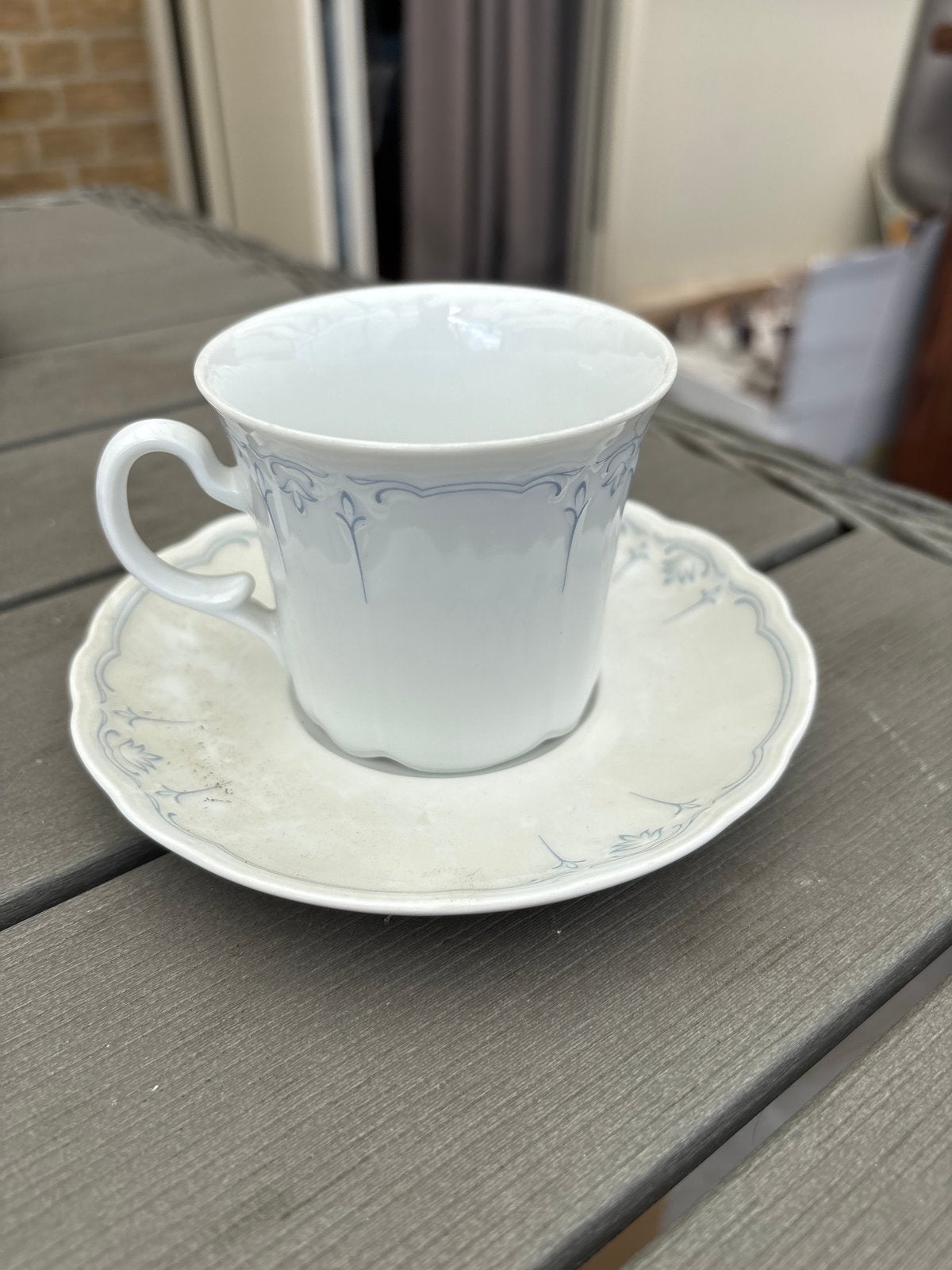 Elegante Arzberg kop en schotel, wit met blauw decor, Antiek en Kunst, Ophalen of Verzenden