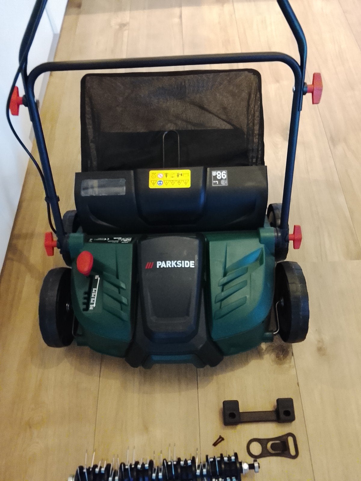 Parkside Verticuteermachine / Rasenlüfter PELV 1800 A1, Service@lidl.com, Ophalen of Verzenden, Stiftsbergstraße 1, 74167 Neckarsulm, Duitsland