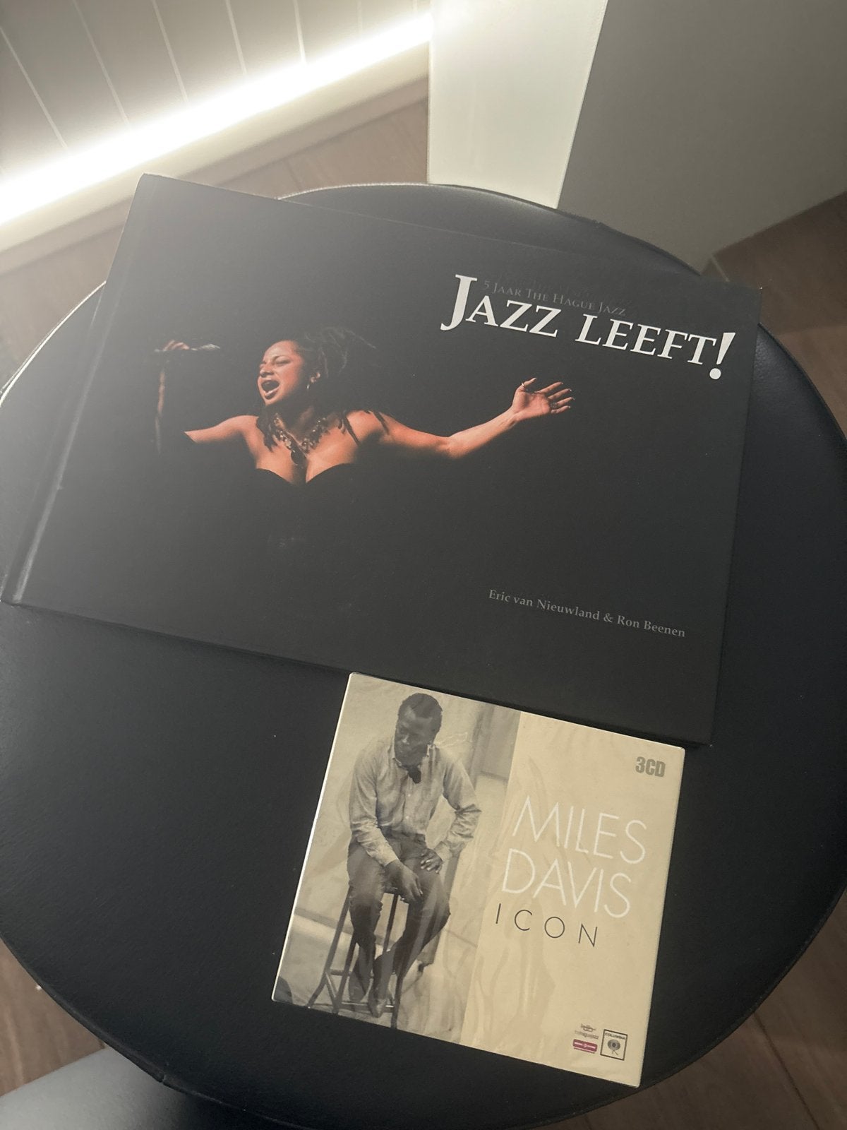 Jazz Leeft! Boek & Miles Davis Icon 3CD Boxset, Boxset, Ophalen of Verzenden, Zo goed als nieuw, Jazz